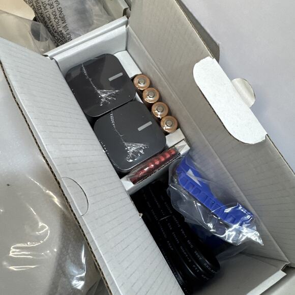 *Brand New in Box* iRobot Roomba 695 WiFi Connected Robotic Vacuum - Picture 5 of 9